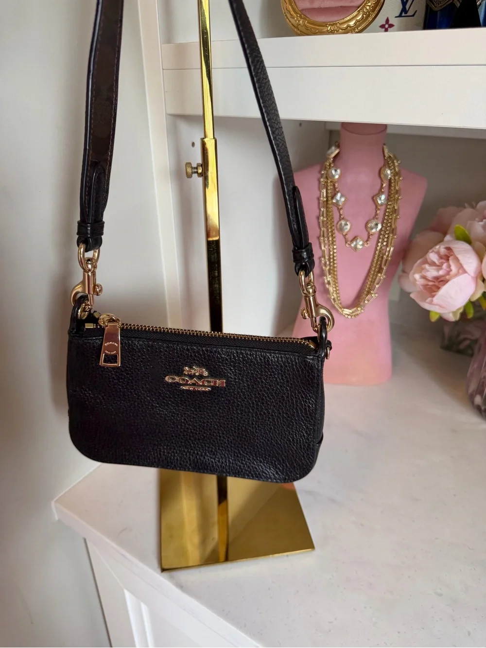 Coach gorgeous Black Pebbled Leather Mini Crossbody with Gold Hardware EUC